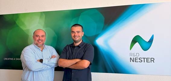 Nuno Bonacho with his internship mentor, Ricardo Pastor